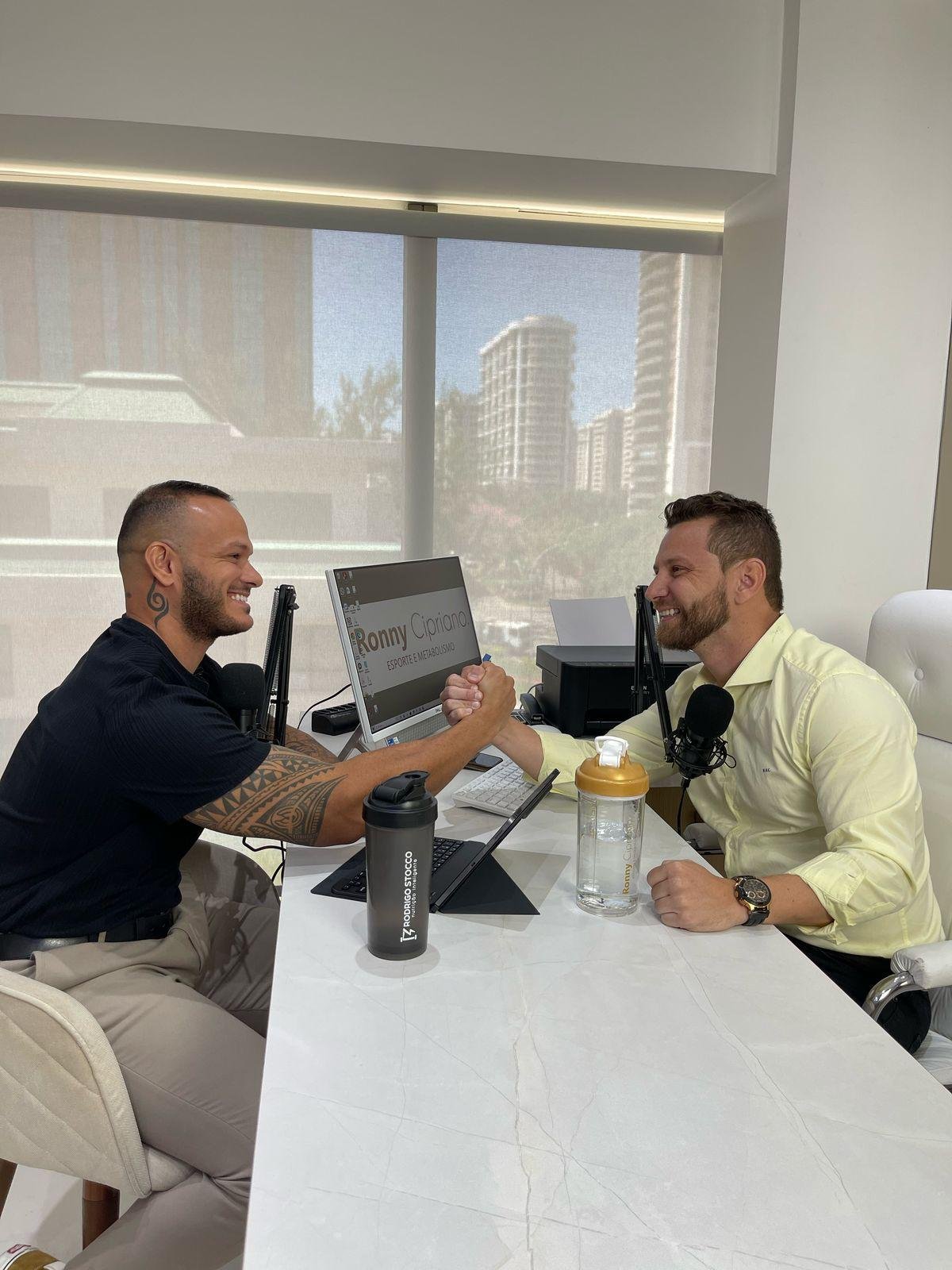 Dr. Rodrigo Stocco ao lado do Dr. Ronny Cipriano