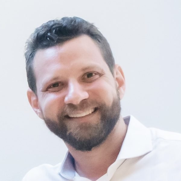Dr. Ronny Cipriano, médico